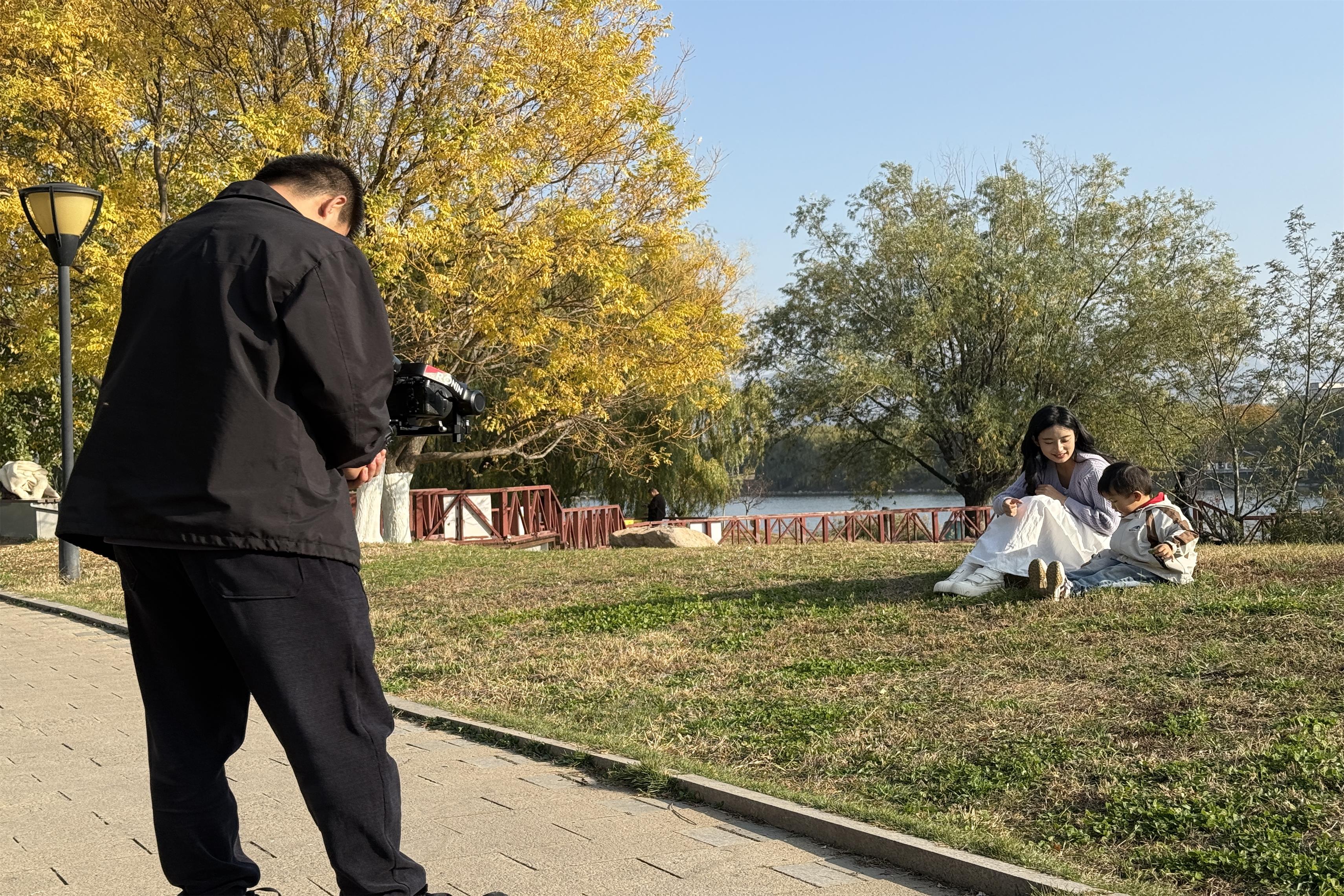 企業(yè)如何玩轉(zhuǎn)短視頻？青島短視頻代運(yùn)營(yíng)公司支招，引爆品牌影響力